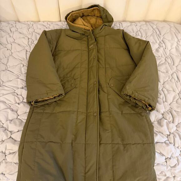 Closed Quilted Coat - Picture 3 of 7
